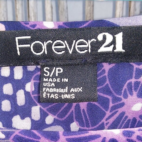 Forever 21 Women's Navy Floral Blouse with Peekaboo Shoulders - S/P - Picture 6 of 12